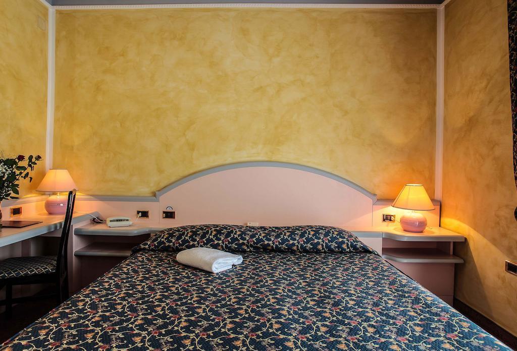 Hotel Grazia Deledda Sassari Pokoj fotografie
