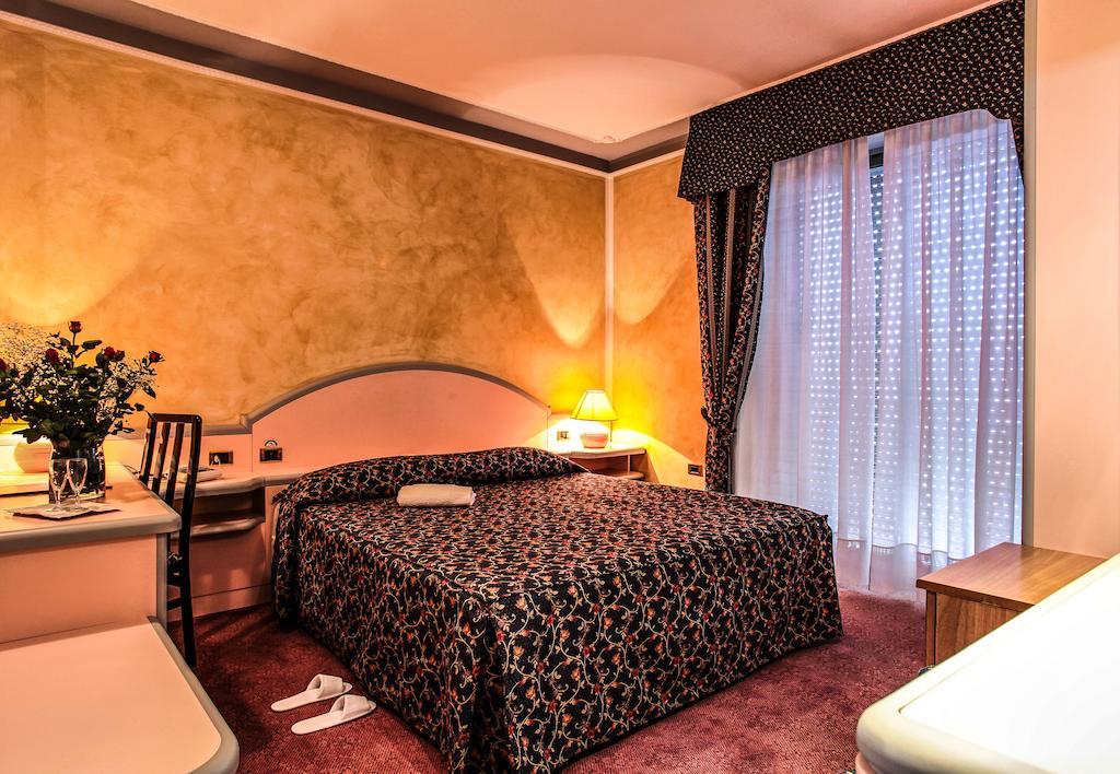 Hotel Grazia Deledda Sassari Pokoj fotografie