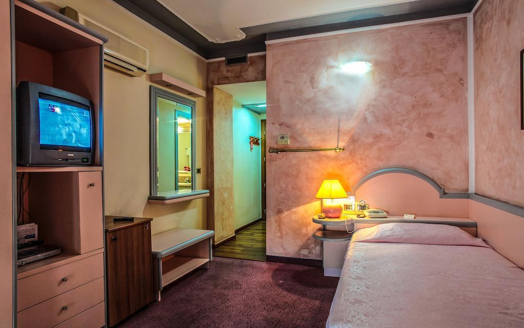Hotel Grazia Deledda Sassari Pokoj fotografie